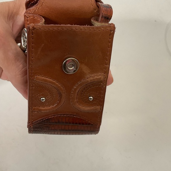 Ariat Brown Leather 4.5”Lx3”W Snap Close Case w/Silver Hardware, Tassel & Strap - Picture 6 of 16